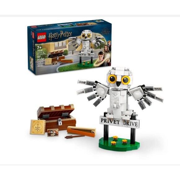 LEGO Harry Potter Hedwig at 4 Privet Drive Owl Figure 76425 - Picture 5 of 10